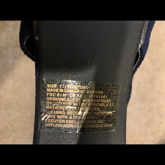 Size 7 shoes - Picture 10 of 12